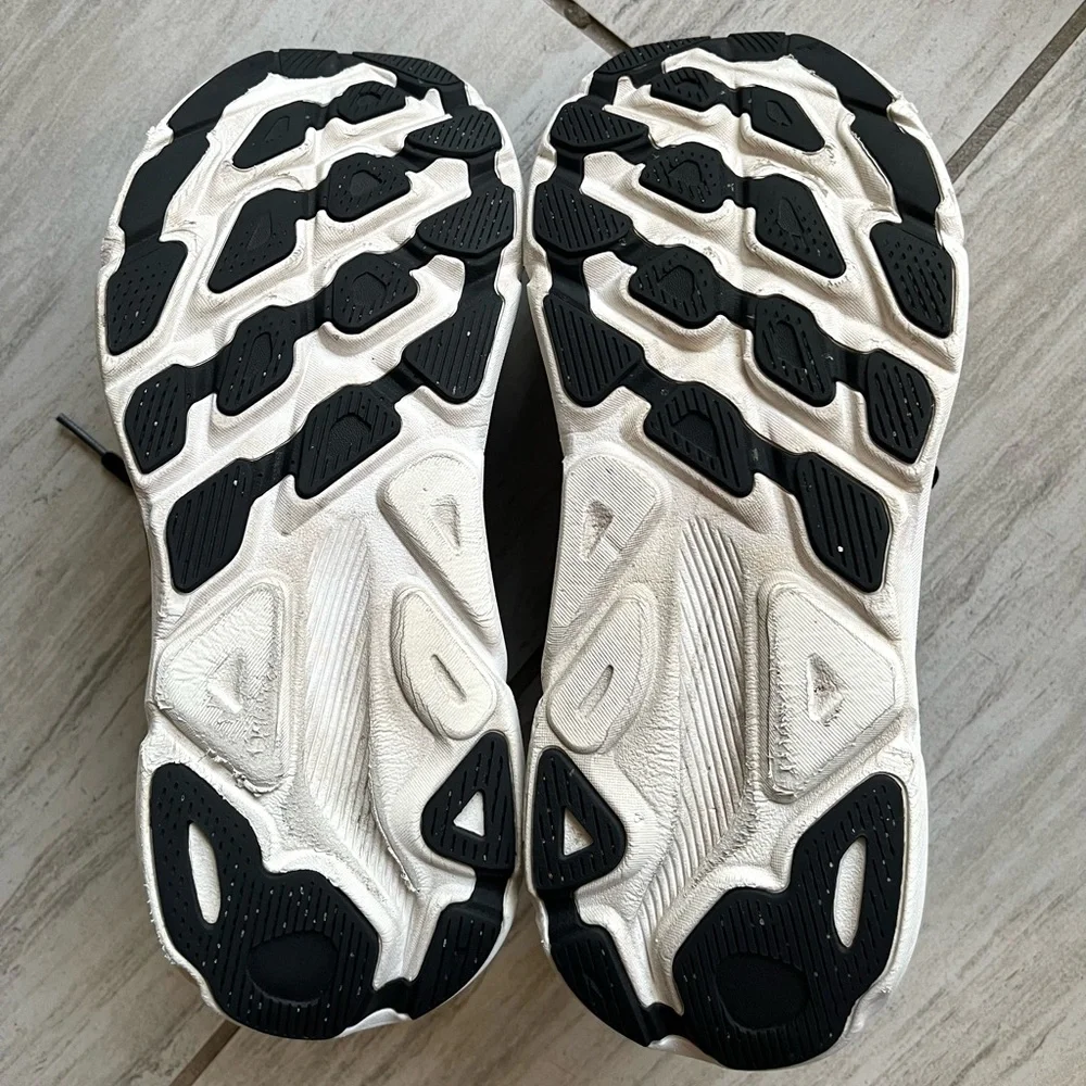 Hoka Clifton 9 - size 8.5 - Picture 5 of 7